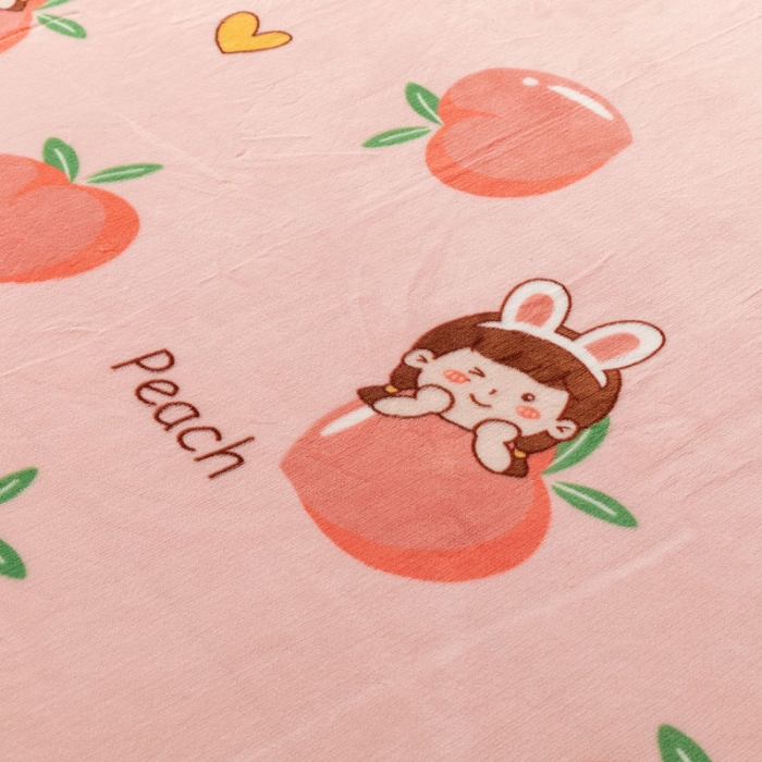 91家纺网 家纺一手货源 找家纺 梦家居 2022新款秋冬新款牛奶绒单床笠 桃子女孩