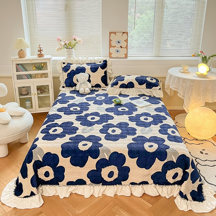 91家纺网 家纺一手货源 找家纺 （总）安哆啦 2022新款牛奶绒花边夹棉床盖