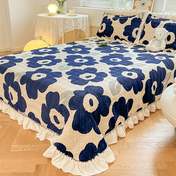 91家纺网 家纺一手货源 找家纺 （总）安哆啦 2022新款牛奶绒花边夹棉床盖