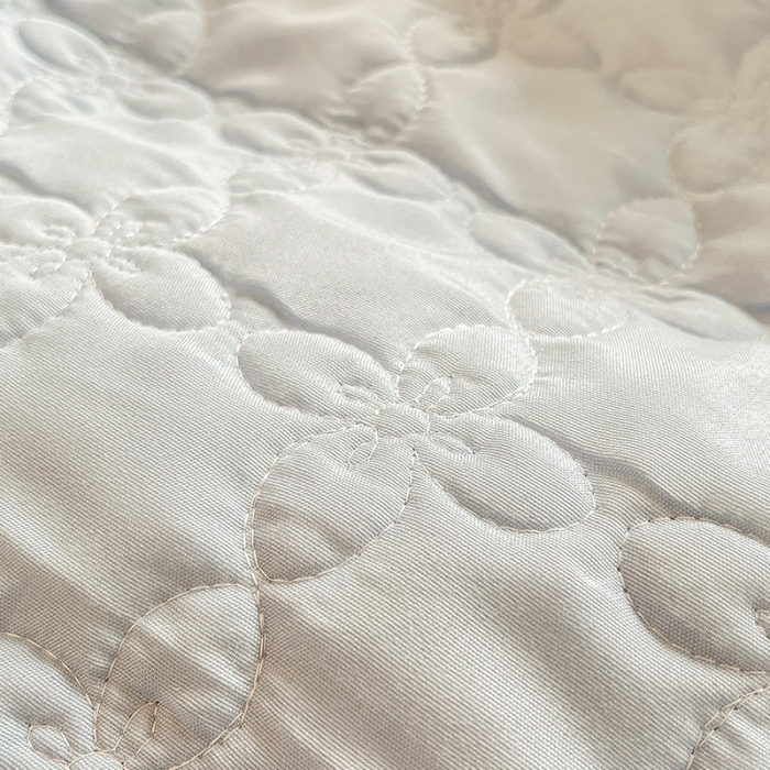 91家纺网 家纺一手货源 找家纺 安哆啦 2022新款牛奶绒花边夹棉床盖 床盖-淡蓝花海