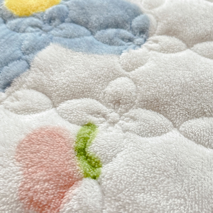 91家纺网 家纺一手货源 找家纺 安哆啦 2022新款牛奶绒花边夹棉床盖 床盖-花园里