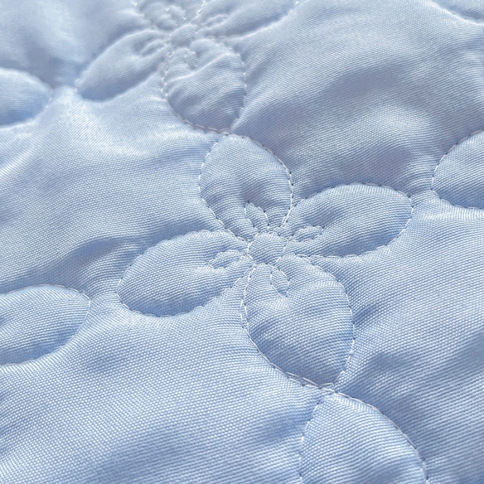 91家纺网 家纺一手货源 找家纺 安哆啦 2022新款牛奶绒花边夹棉床盖 床盖-花园里