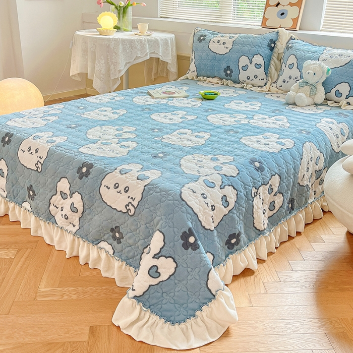 91家纺网 家纺一手货源 找家纺 安哆啦 2022新款牛奶绒花边夹棉床盖 床盖-萌萌兔