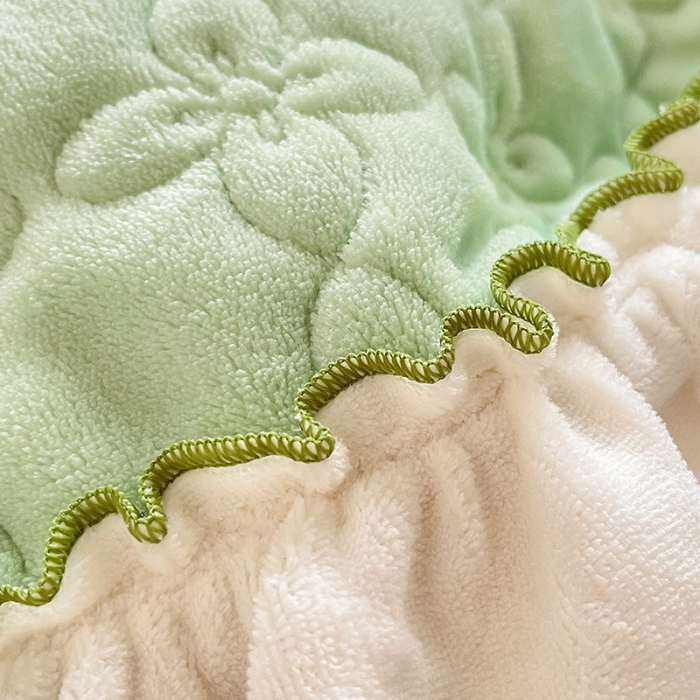 91家纺网 家纺一手货源 找家纺 安哆啦 2022新款牛奶绒花边夹棉床盖 床盖-嫩橘绿