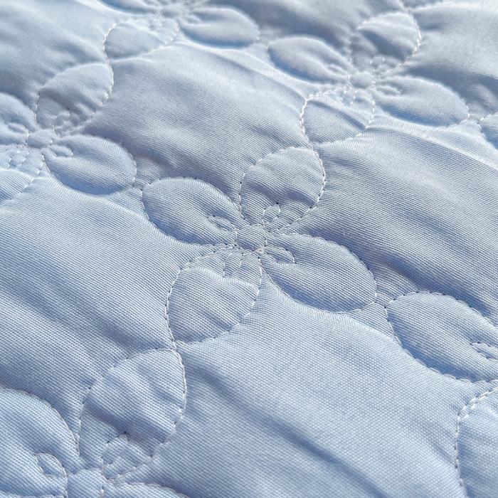 91家纺网 家纺一手货源 找家纺 安哆啦 2022新款牛奶绒花边夹棉床盖 床盖-萌萌兔