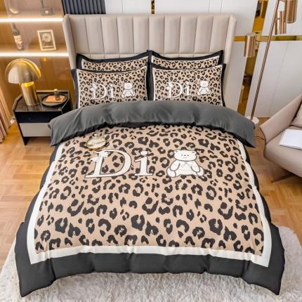 91家纺网 家纺一手货源 找家纺 （总）娜娜 2022新款大版大牌风亲肤棉工艺款四件套