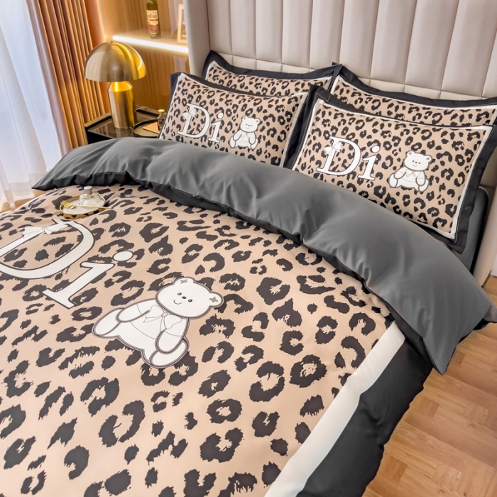 91家纺网 家纺一手货源 找家纺 娜娜 2022新款大版大牌风亲肤棉工艺款四件套 豹纹熊