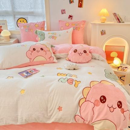 91家纺网 家纺一手货源 找家纺 （总）川悦生活 2022新款卡通牛奶绒贴布绣四件套 嘟嘟恐龙