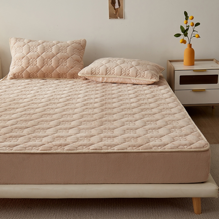 91家纺网 家纺一手货源 找家纺 优眠坊 2025新款牛奶绒夹棉床笠 山茶-奶咖