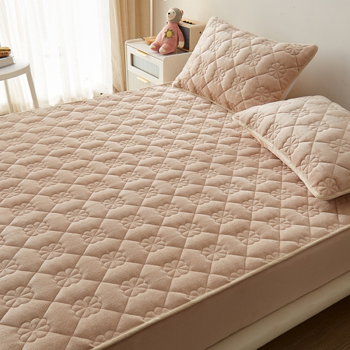 91家纺网 家纺一手货源 找家纺 优眠坊 2025新款牛奶绒夹棉床笠 山茶-奶咖