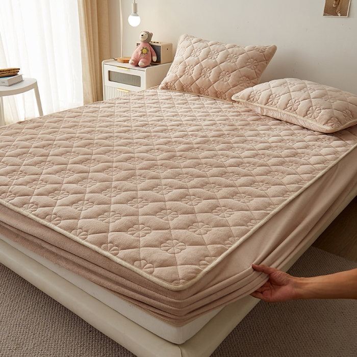 91家纺网 家纺一手货源 找家纺 优眠坊 2025新款牛奶绒夹棉床笠 山茶-奶咖