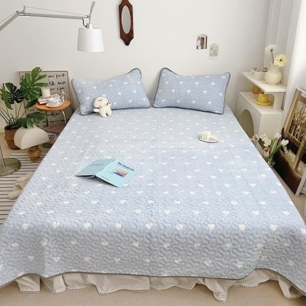 91家纺网 家纺一手货源 找家纺 美乐迪 2022新款多功能牛奶绒亲肤棉床盖套件 爱心蓝