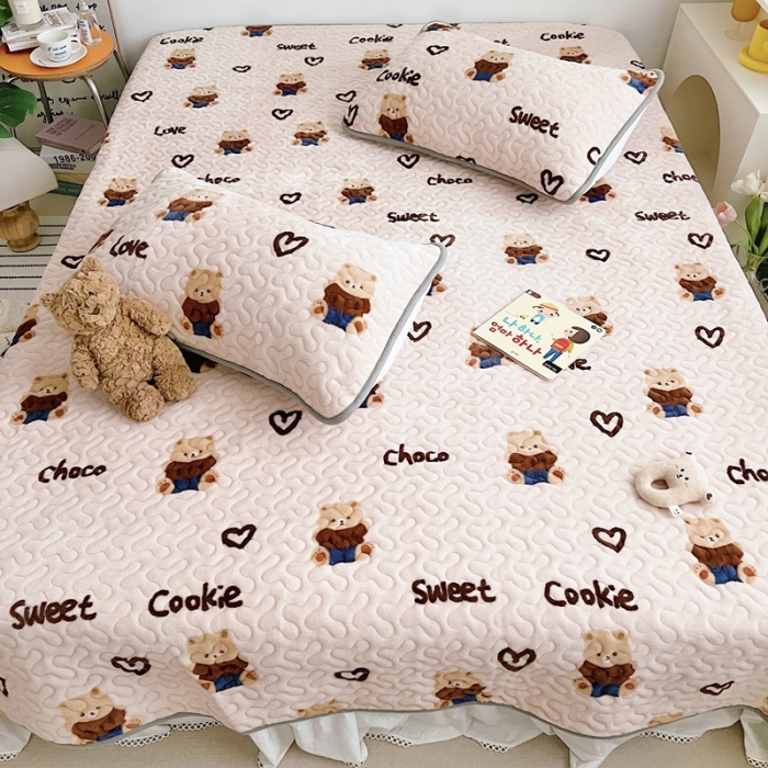 91家纺网 家纺一手货源 找家纺 美乐迪 2022新款多功能牛奶绒亲肤棉床盖套件 小浣熊