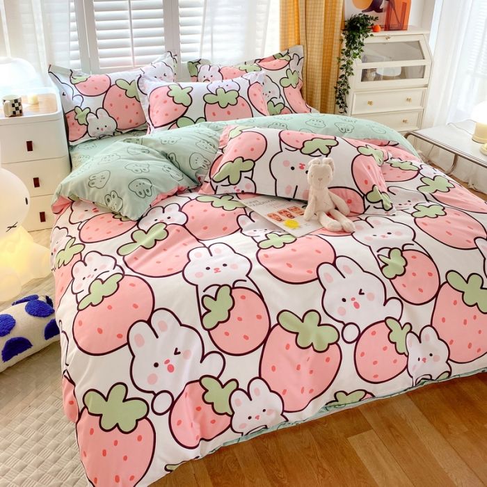 91家纺网 家纺一手货源 找家纺 艾橙 2022秋冬新款140g植物羊绒磨毛四件套系列 草莓兔