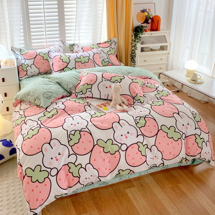 91家纺网 家纺一手货源 找家纺 艾橙 2022秋冬新款140g植物羊绒磨毛四件套系列 草莓兔