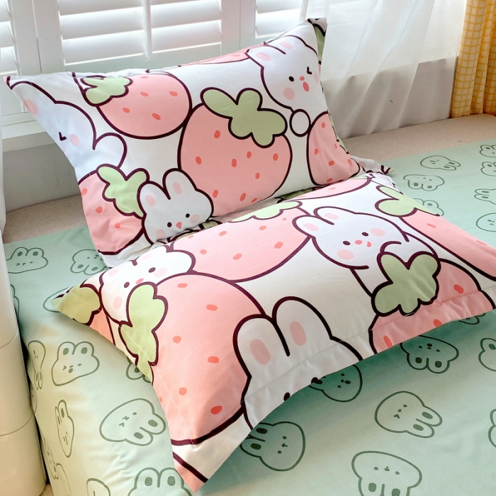 91家纺网 家纺一手货源 找家纺 艾橙 2022秋冬新款140g植物羊绒磨毛四件套系列 草莓兔