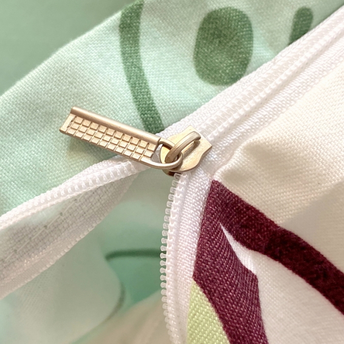 91家纺网 家纺一手货源 找家纺 艾橙 2022秋冬新款140g植物羊绒磨毛四件套系列 草莓兔