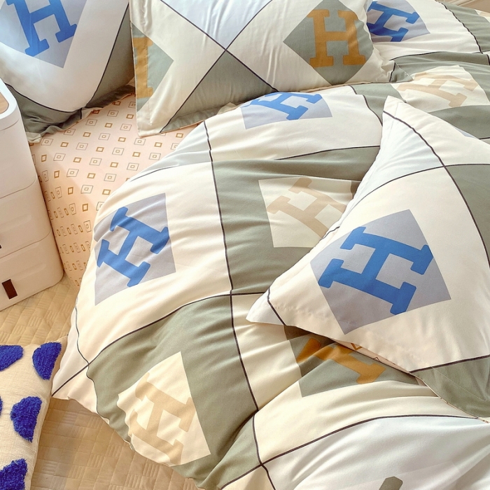 91家纺网 家纺一手货源 找家纺 艾橙 秋冬新款140g植物羊绒磨毛四件套系列 弗利加