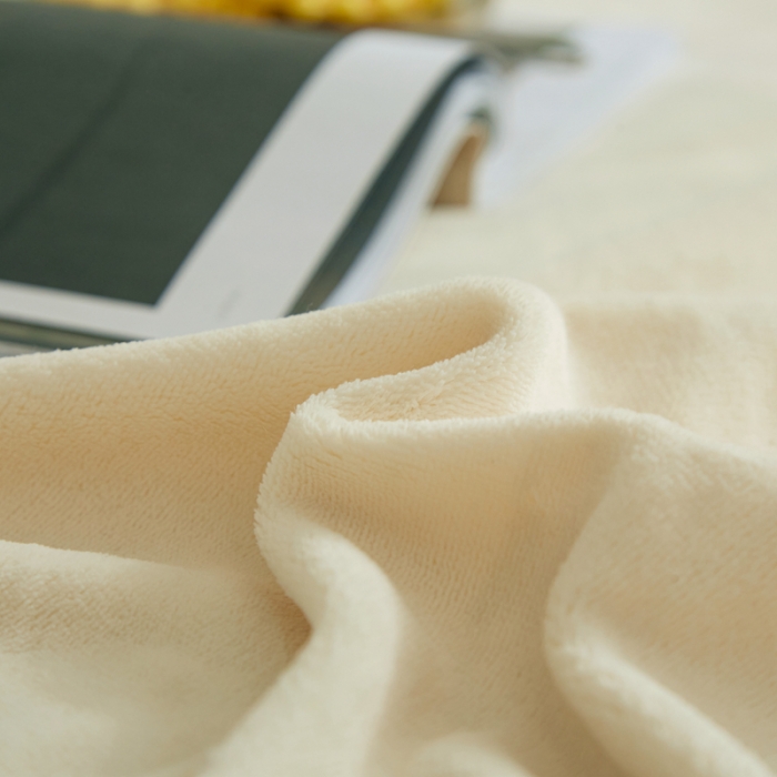 91家纺网 家纺一手货源 找家纺 安莱生活 秋冬新品高克重新品牛奶绒拼羊羔绒毛毯 图一 米白