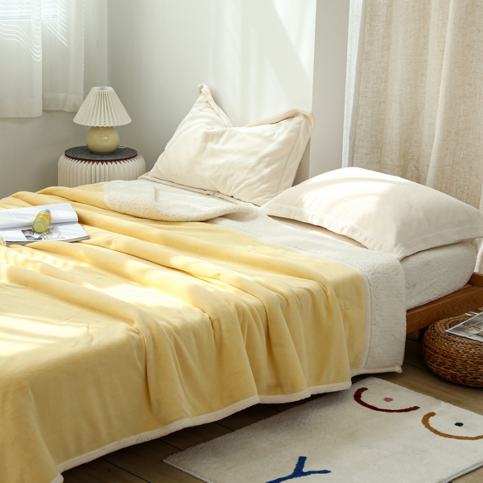 91家纺网 家纺一手货源 找家纺 总 安莱生活 秋冬新品高克重新品牛奶绒拼羊羔绒毛毯 图二