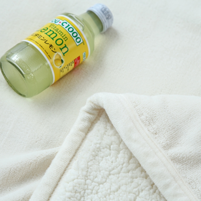 91家纺网 家纺一手货源 找家纺 安莱生活 秋冬新品高克重新品牛奶绒拼羊羔绒毛毯 图二 米白