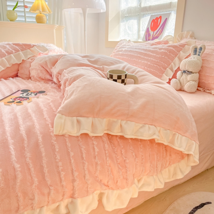 91家纺网 家纺一手货源 找家纺 金爱家 2023新款流苏牛奶绒四件套 流苏-粉色