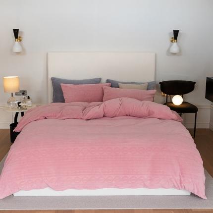 91家纺网 家纺一手货源 找家纺 寐眠 2022新款牛奶绒剪花四件套 蔷薇粉