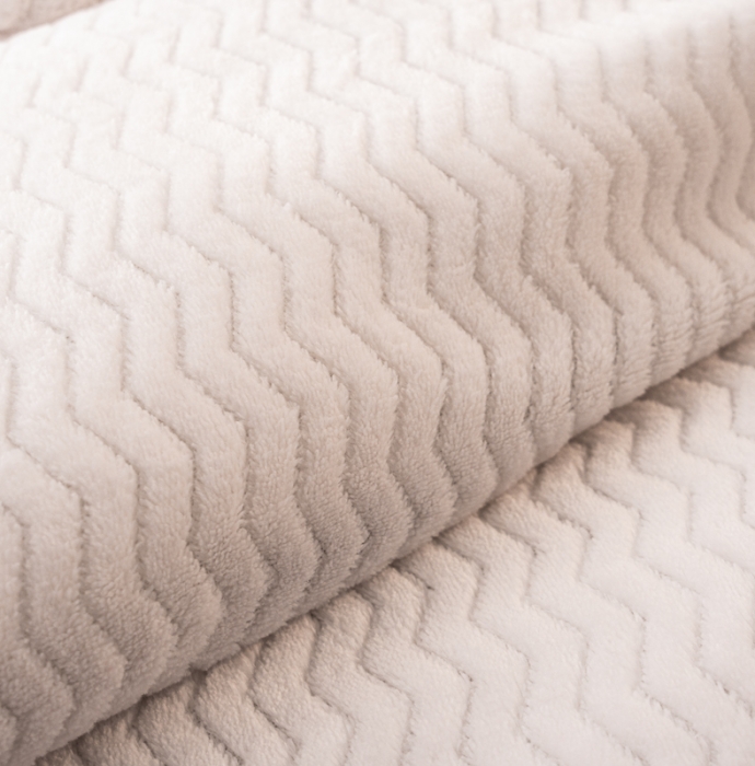 91家纺网 家纺一手货源 找家纺 总美莱家纺2022新款牛奶绒贝贝绒夹棉加厚三层毛毯盖毯午睡毯