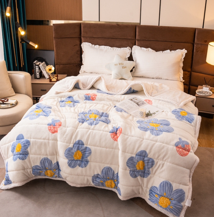 91家纺网 家纺一手货源 找家纺 美莱家纺 2022新款牛奶绒贝贝绒夹棉加厚三层毛毯盖毯午睡毯 赫本花