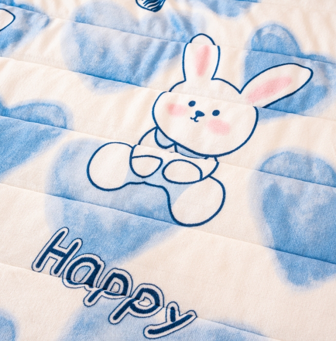 91家纺网 家纺一手货源 找家纺 美莱家纺 2022新款牛奶绒贝贝绒夹棉加厚三层毛毯盖毯午睡毯 漫漫兔