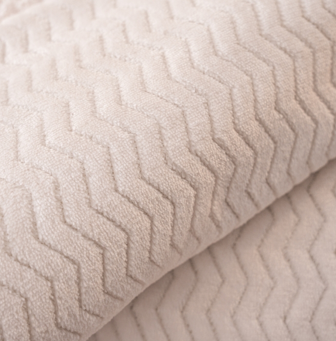 91家纺网 家纺一手货源 找家纺 美莱家纺 2022新款牛奶绒贝贝绒夹棉加厚三层毛毯盖毯午睡毯 奶油草莓