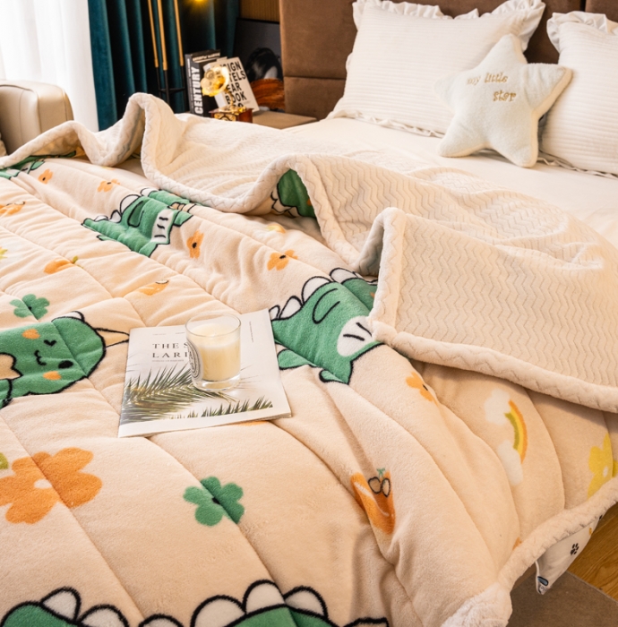 91家纺网 家纺一手货源 找家纺 美莱家纺 2022新款牛奶绒贝贝绒夹棉加厚三层毛毯盖毯午睡毯 小恐龙