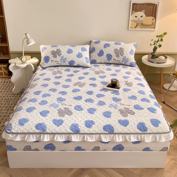 91家纺网 家纺一手货源 找家纺 澳梵家居 2022新款牛奶绒花边床笠三件套 爱心蝴蝶结