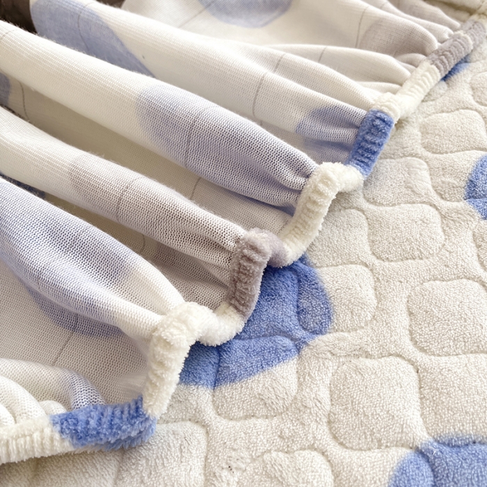 91家纺网 家纺一手货源 找家纺 澳梵家居 2022新款牛奶绒花边床笠三件套 爱心蝴蝶结