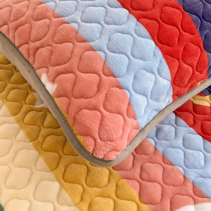 91家纺网 家纺一手货源 找家纺 澳梵家居 2022新款牛奶绒花边床笠三件套 彩虹漾