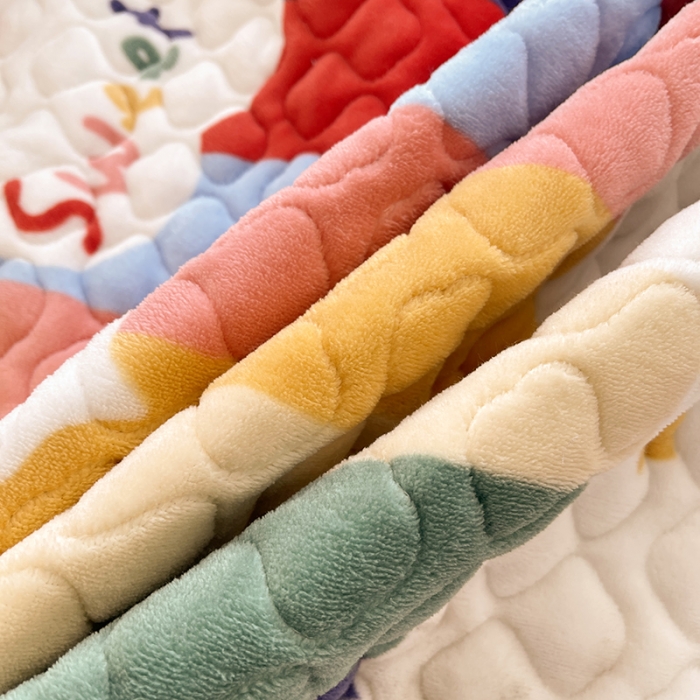 91家纺网 家纺一手货源 找家纺 澳梵家居 2022新款牛奶绒花边床笠三件套 彩虹漾