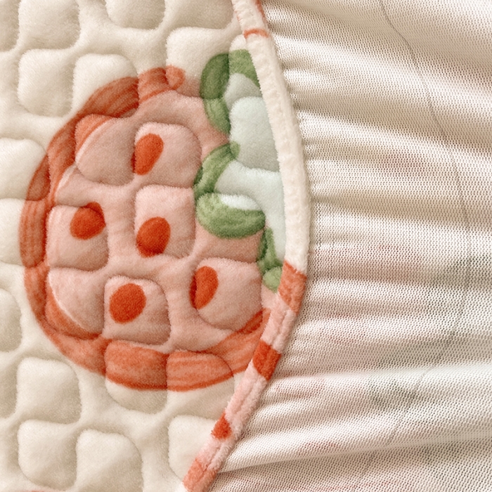 91家纺网 家纺一手货源 找家纺 澳梵家居 2022新款牛奶绒花边床笠三件套 草莓优格