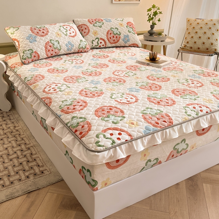 91家纺网 家纺一手货源 找家纺 澳梵家居 2022新款牛奶绒花边床笠三件套 草莓优格