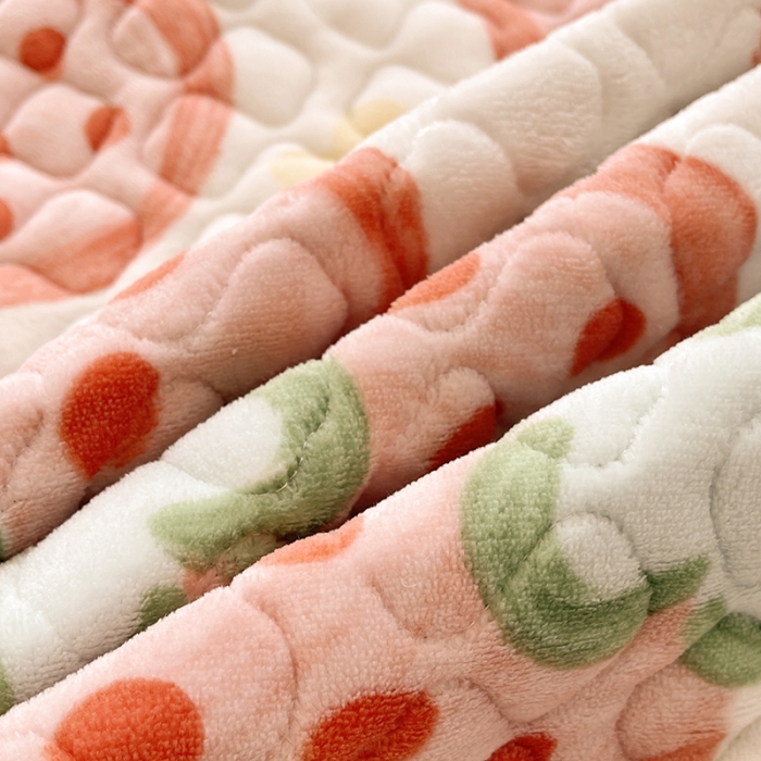 91家纺网 家纺一手货源 找家纺 澳梵家居 2022新款牛奶绒花边床笠三件套 草莓优格