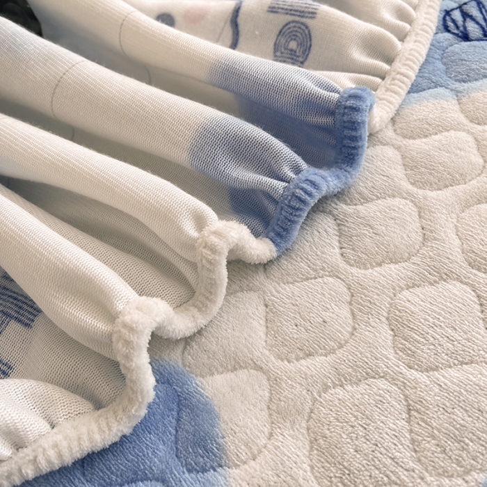 91家纺网 家纺一手货源 找家纺 澳梵家居 2022新款牛奶绒花边床笠三件套 蓝心兔兔