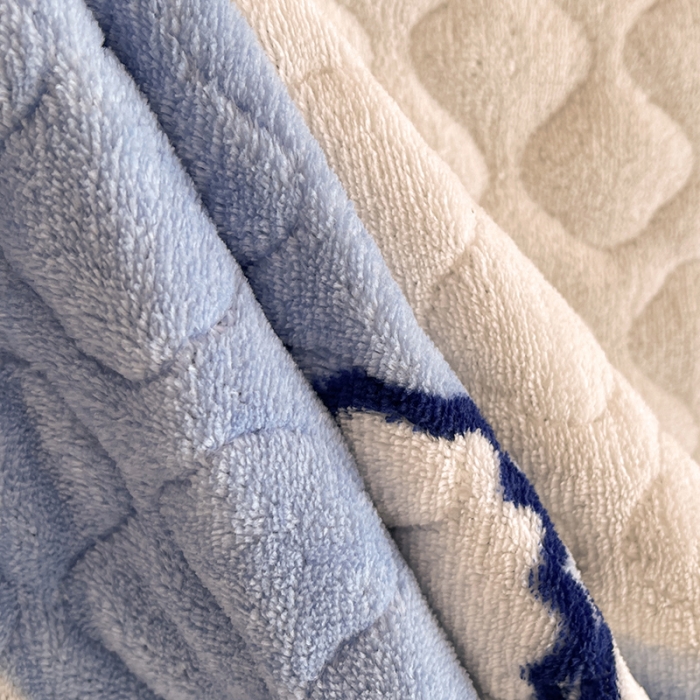 91家纺网 家纺一手货源 找家纺 澳梵家居 2022新款牛奶绒花边床笠三件套 蓝心兔兔