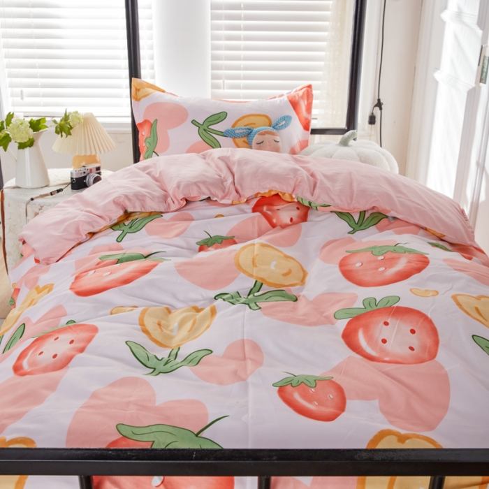 91家纺网 家纺一手货源 找家纺 乐居坊 2022新款芦荟棉上下铺学生床三件套四件套 草莓奇遇