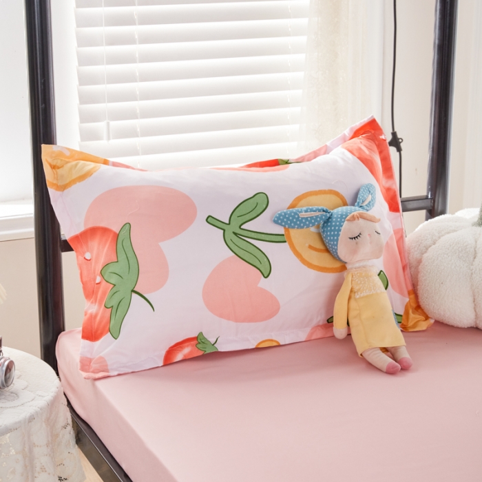 91家纺网 家纺一手货源 找家纺 乐居坊 2022新款芦荟棉上下铺学生床三件套四件套 草莓奇遇