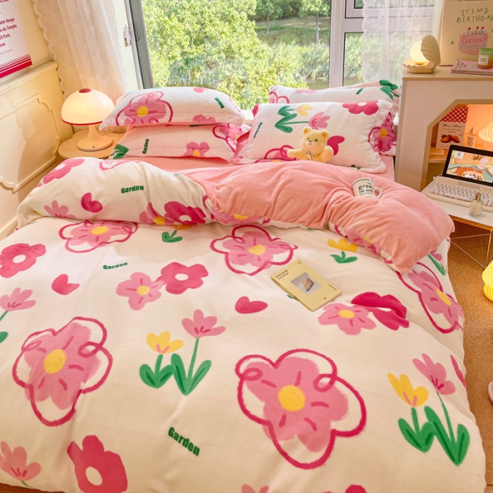 91家纺网 家纺一手货源 找家纺 花伞 2024新款加厚牛奶绒保暖四件套 苏佩里花园粉