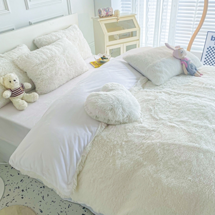 91家纺网 家纺一手货源 找家纺 邦妮家纺 2024新款云貂绒纯色四件套 白色