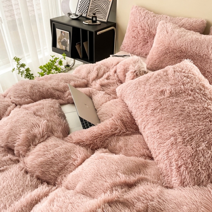 91家纺网 家纺一手货源 找家纺 邦妮家纺 2024新款云貂绒纯色四件套 豆沙