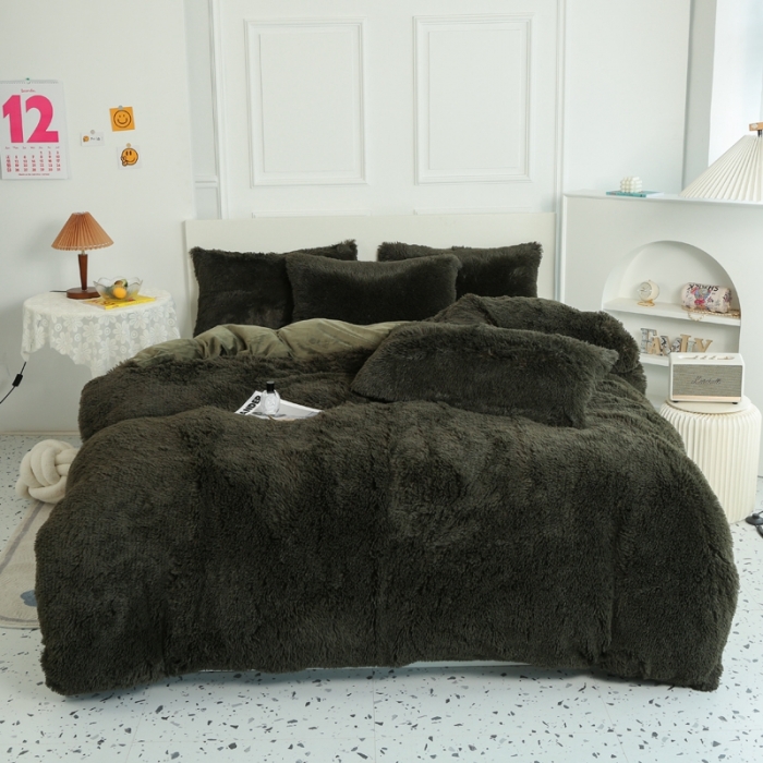 91家纺网 家纺一手货源 找家纺 邦妮家纺 2024新款云貂绒纯色四件套 墨绿