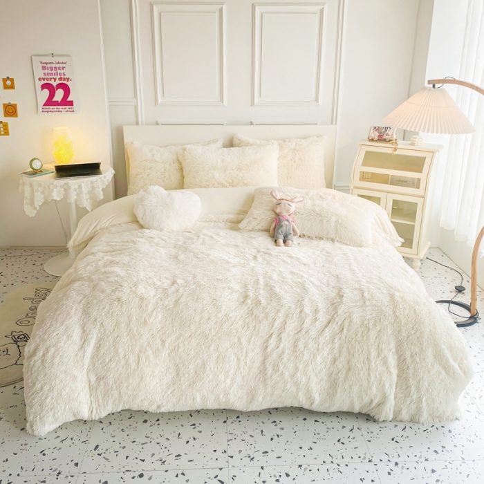 91家纺网 家纺一手货源 找家纺 邦妮家纺 2024新款云貂绒纯色四件套 奶油白