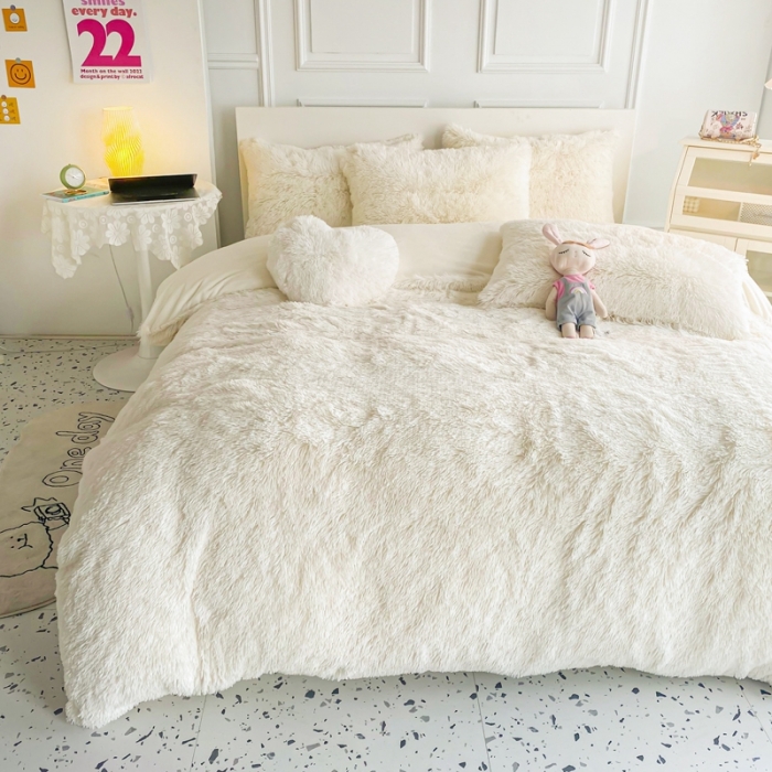 91家纺网 家纺一手货源 找家纺 邦妮家纺 2024新款云貂绒纯色四件套 奶油白