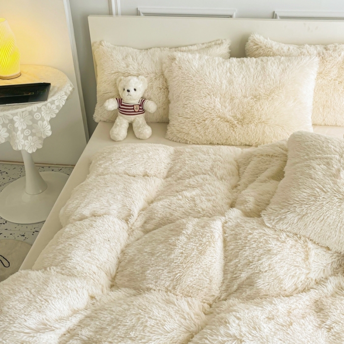 91家纺网 家纺一手货源 找家纺 邦妮家纺 2024新款云貂绒纯色四件套 奶油白